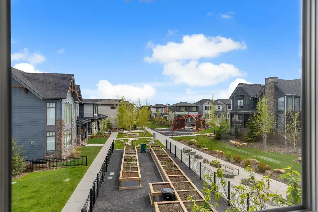 24 Alpine Common SW Calgary AB T2Y 0V3