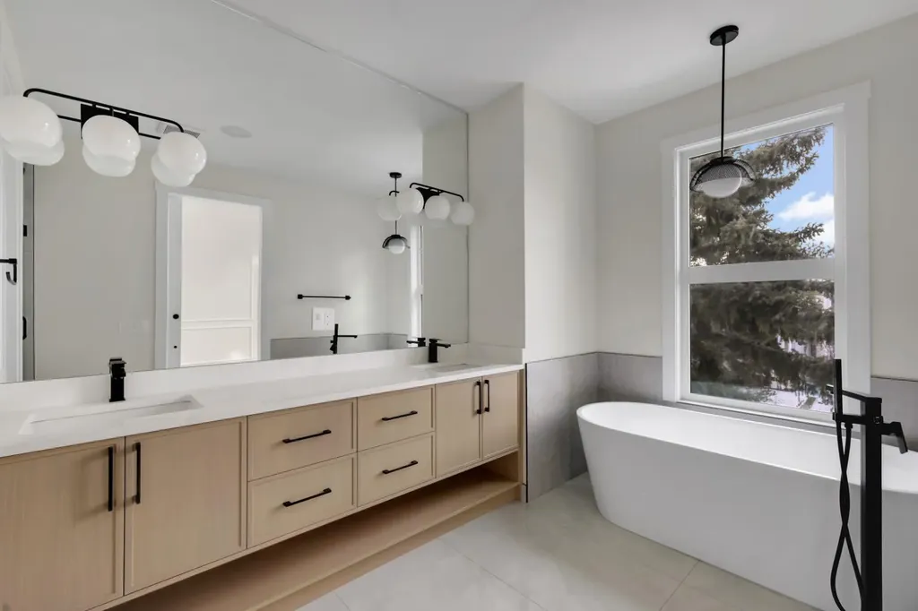 1634 21 Avenue NW Calgary AB T2M 1M1