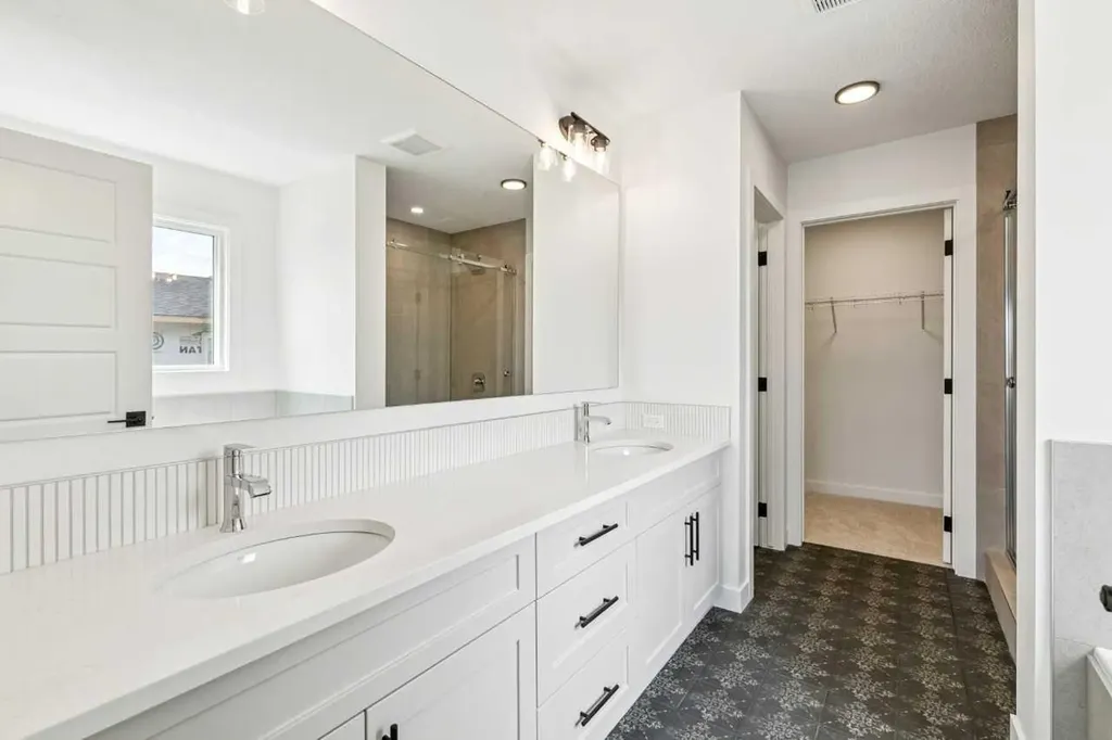 55 Bridgeport Circle Chestermere AB T1X3E9