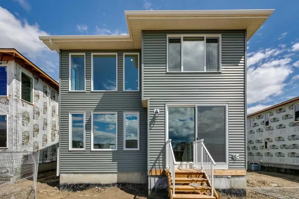 55 Bridgeport Circle Chestermere AB T1X3E9