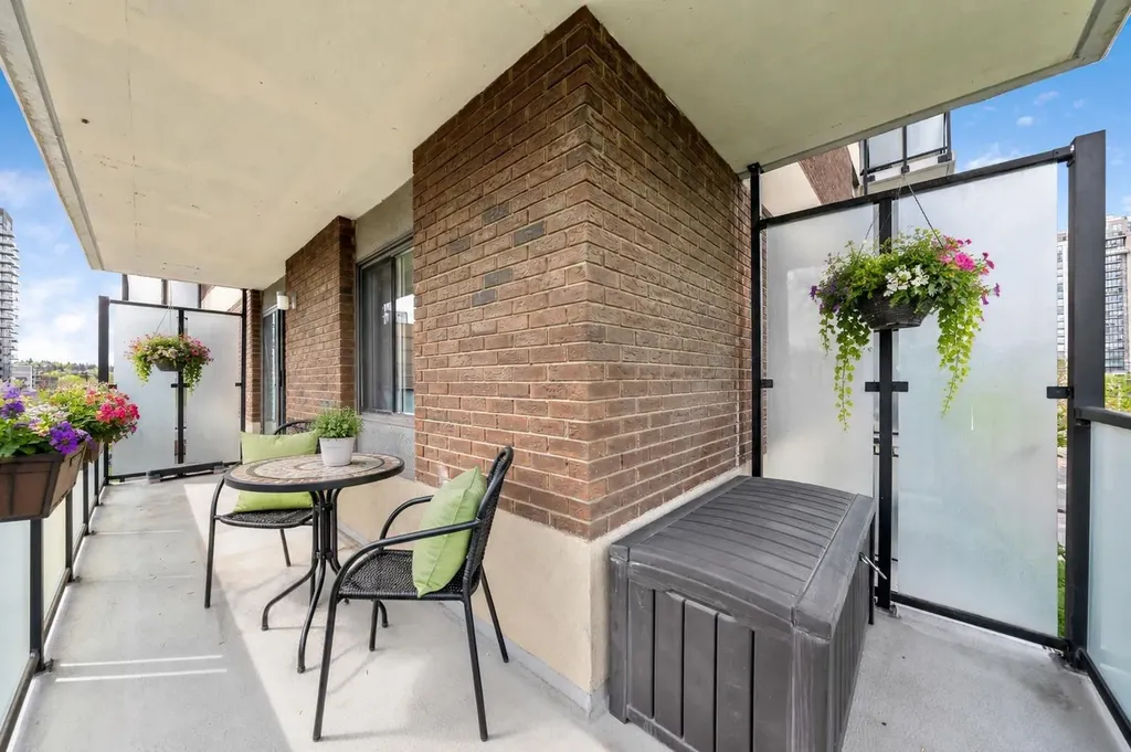 1208 14 Avenue SW Calgary AB T3C 0V9