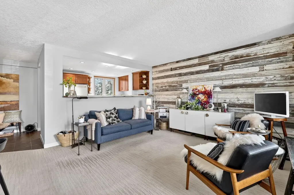 3316 Rideau Place SW Calgary AB T2S 1Z4