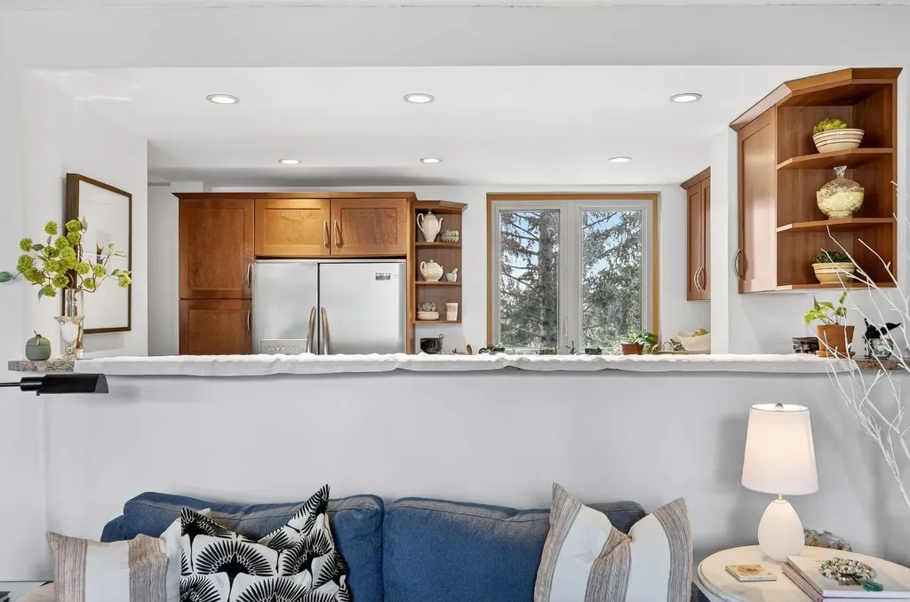 3316 Rideau Place SW Calgary AB T2S 1Z4