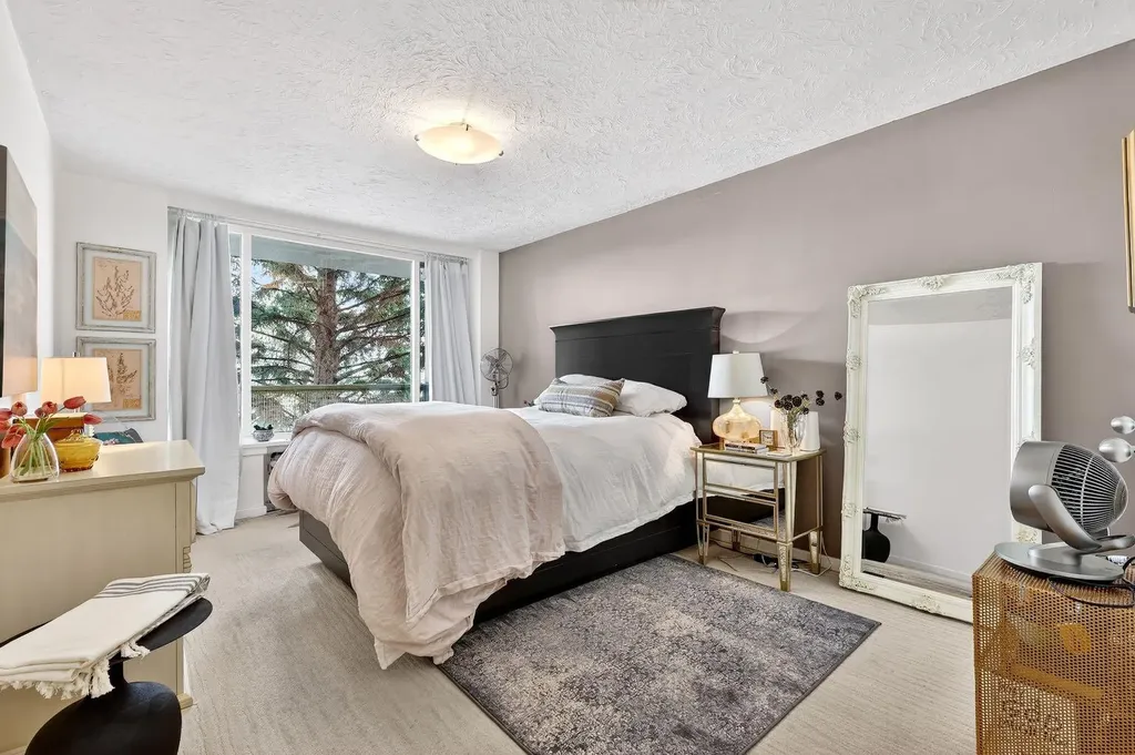 3316 Rideau Place SW Calgary AB T2S 1Z4