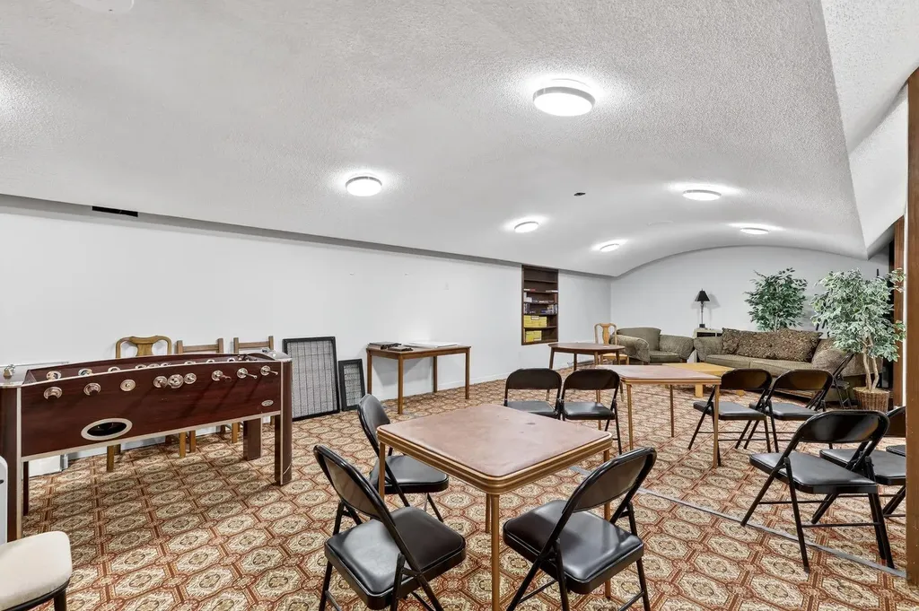 3316 Rideau Place SW Calgary AB T2S 1Z4