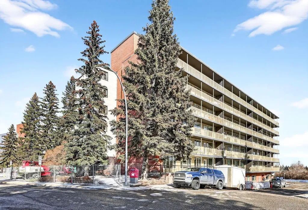 3316 Rideau Place SW Calgary AB T2S 1Z4