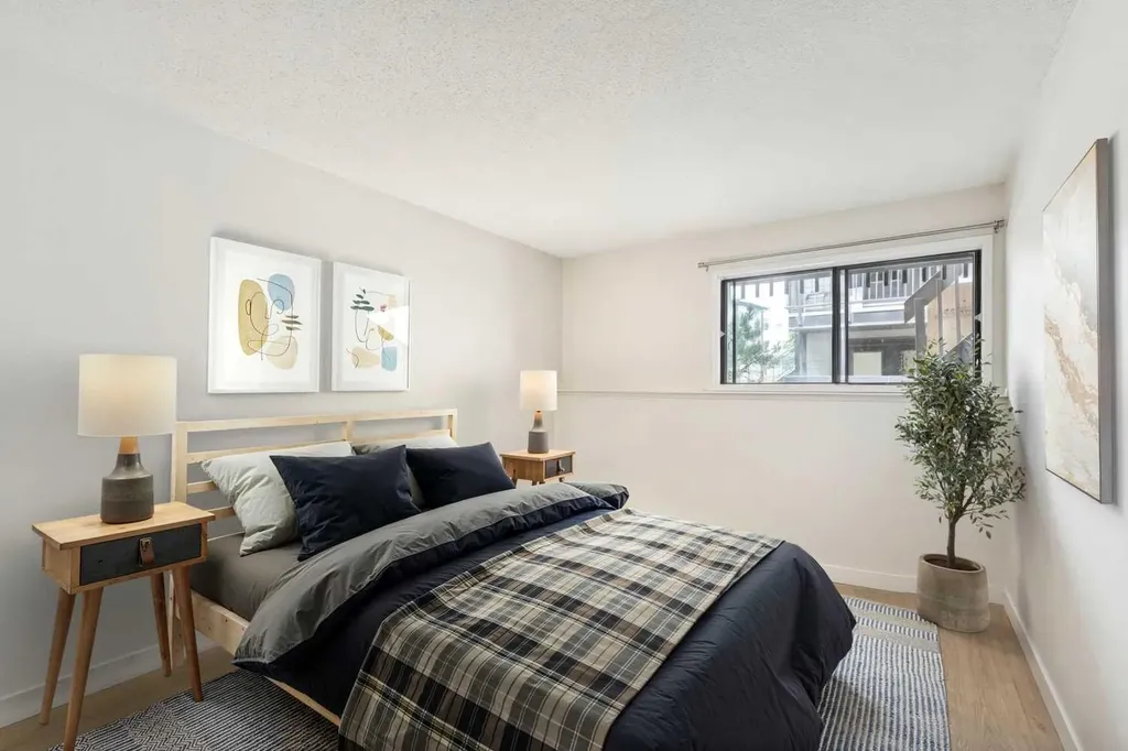 3519 49 Street NW Calgary AB T3A2E1