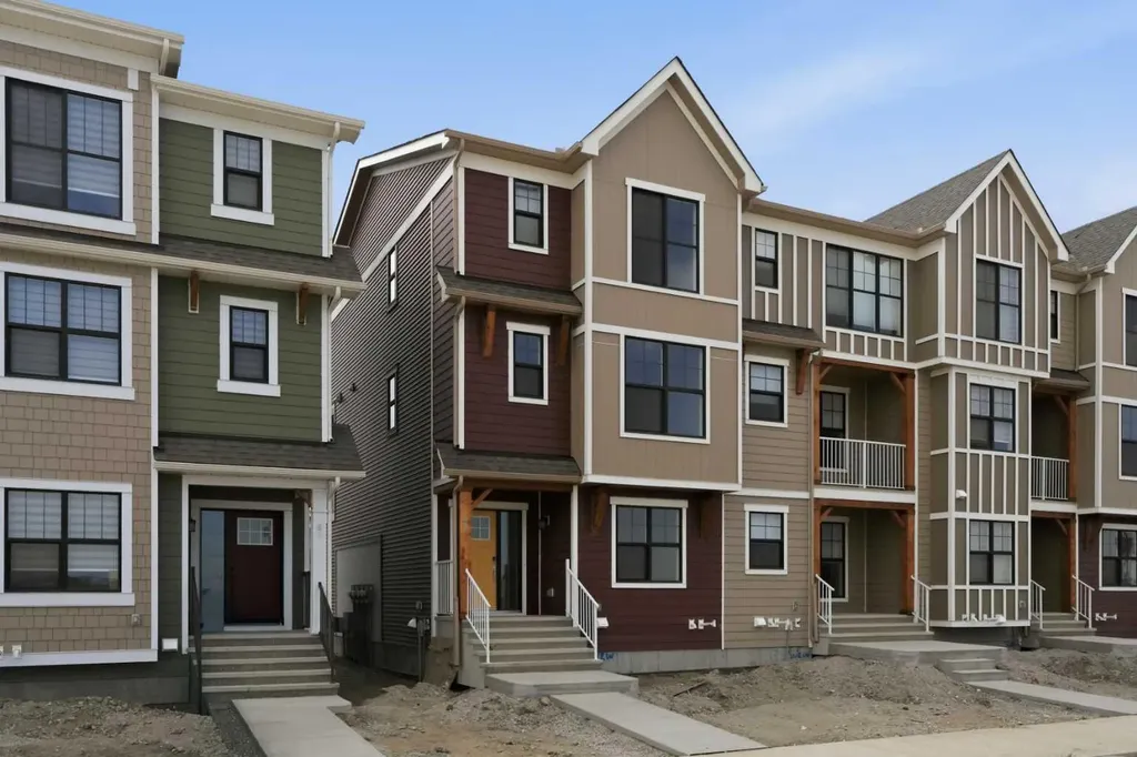 81 Wild Rose Way SE Calgary AB T3M 4A2