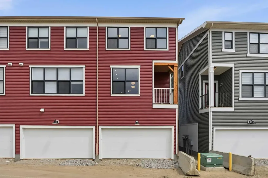 81 Wild Rose Way SE Calgary AB T3M 4A2