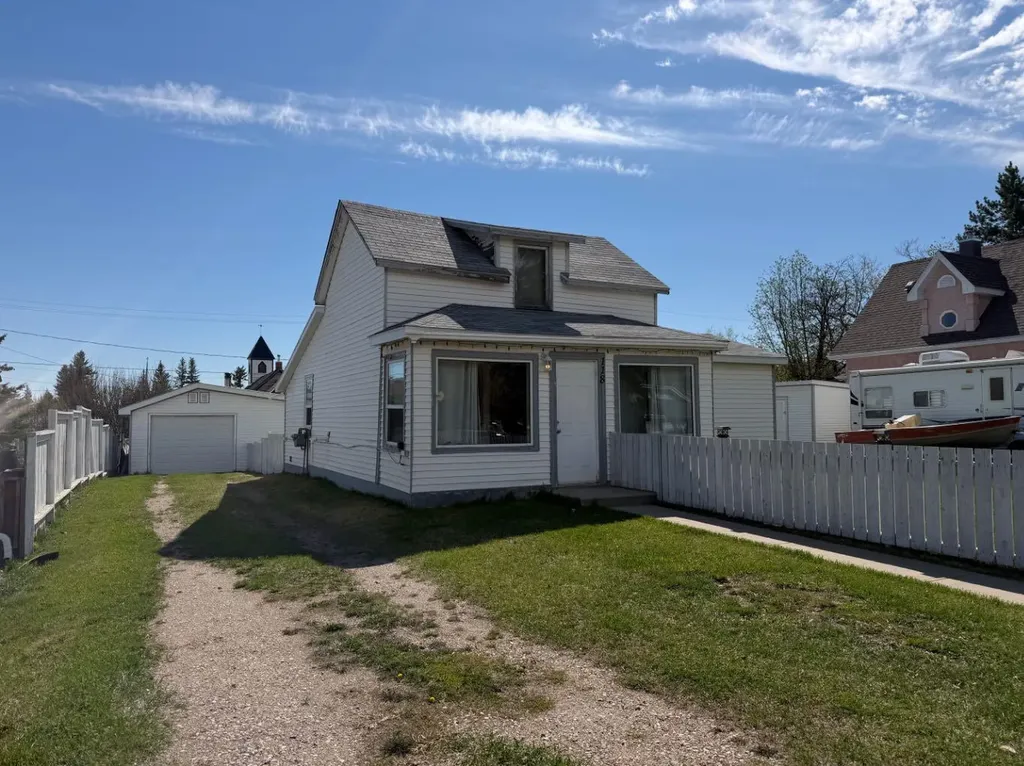 118 1 Street W St. Walburg SK S0M 2T0