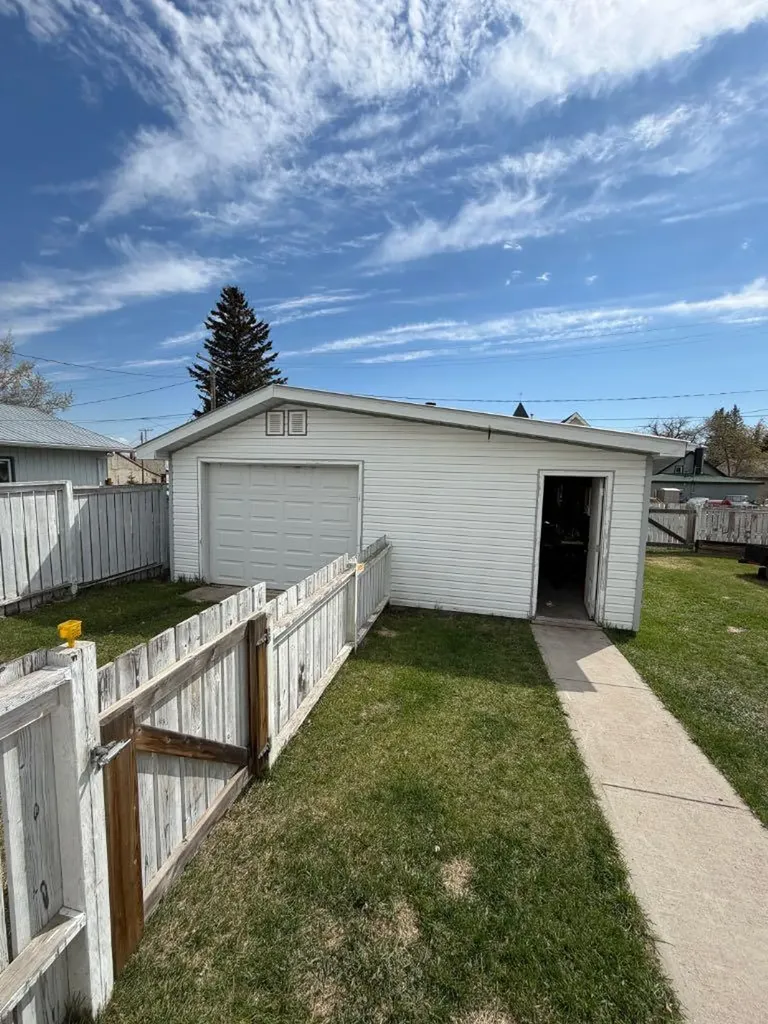 118 1 Street W St. Walburg SK S0M 2T0