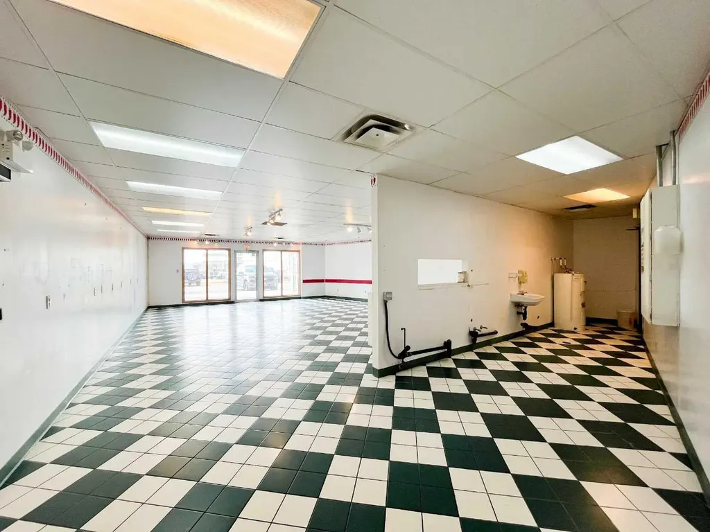 1290 Trans Canada Way SE Medicine Hat AB T1B 1J5