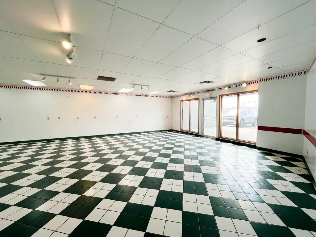 1290 Trans Canada Way SE Medicine Hat AB T1B 1J5