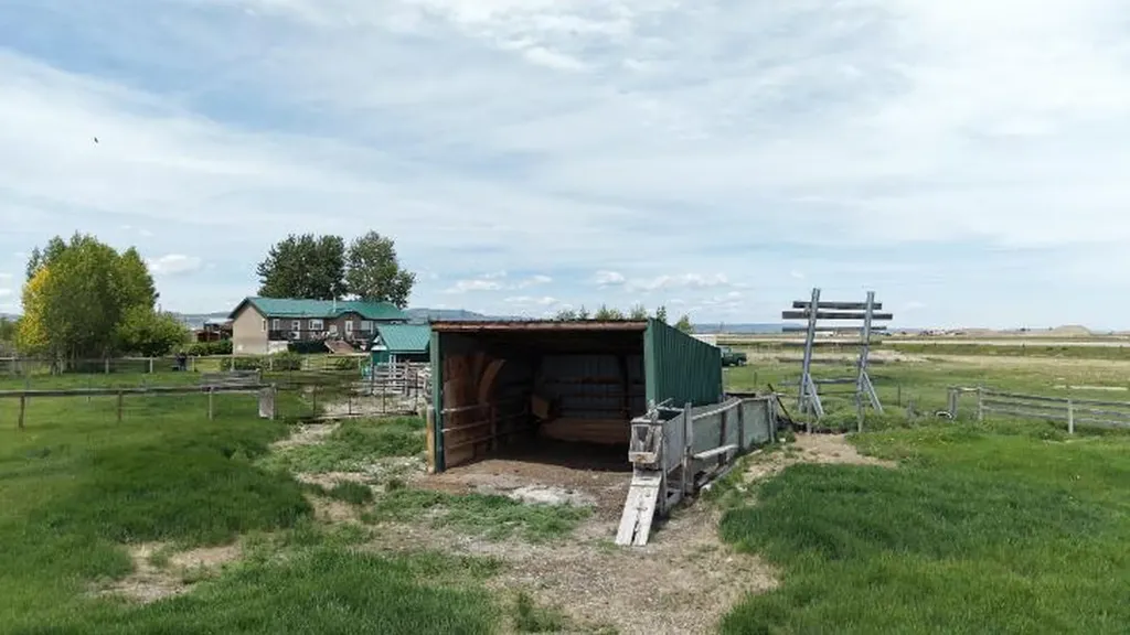 265061 A Highway 785 Fort Macleod AB T0L 1Z0