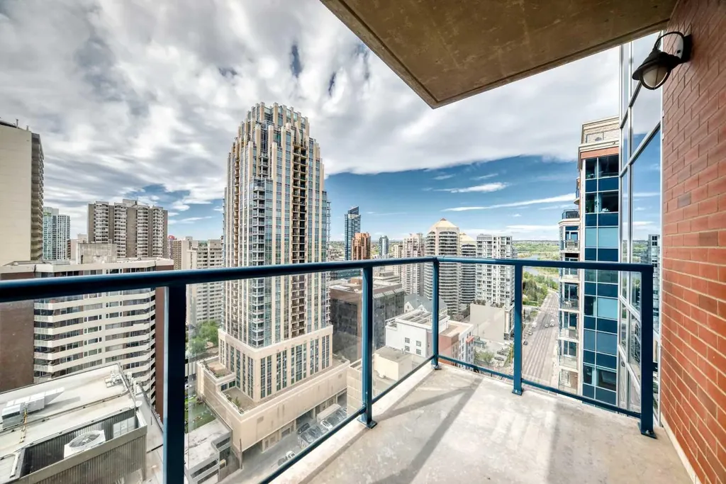 910 5 Avenue SW Calgary AB T2P 0C3