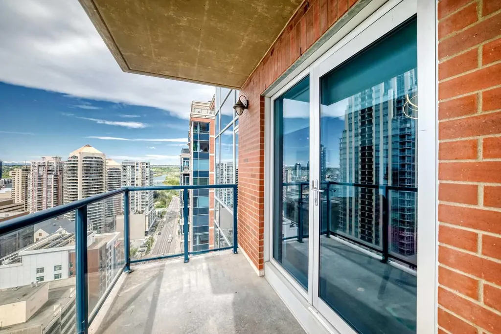 910 5 Avenue SW Calgary AB T2P 0C3