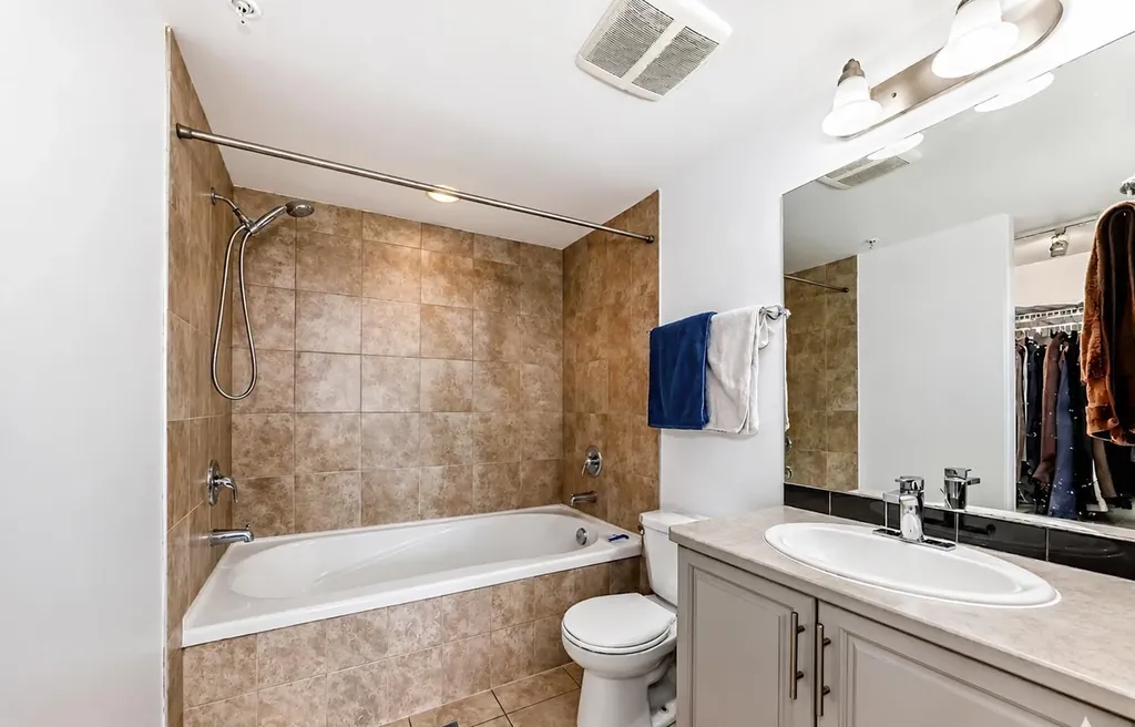 910 5 Avenue SW Calgary AB T2P 0C3