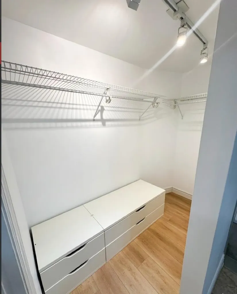 910 5 Avenue SW Calgary AB T2P 0C3