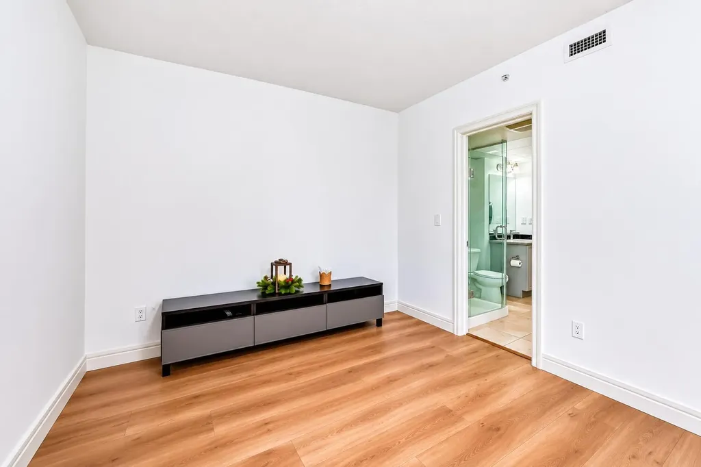 910 5 Avenue SW Calgary AB T2P 0C3