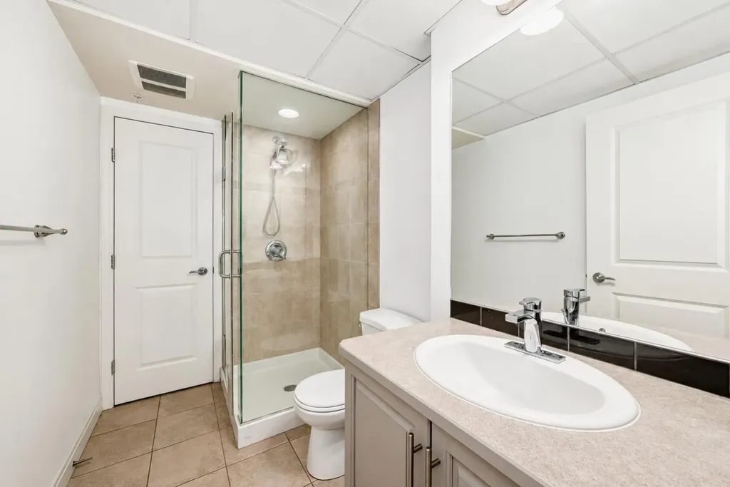 910 5 Avenue SW Calgary AB T2P 0C3