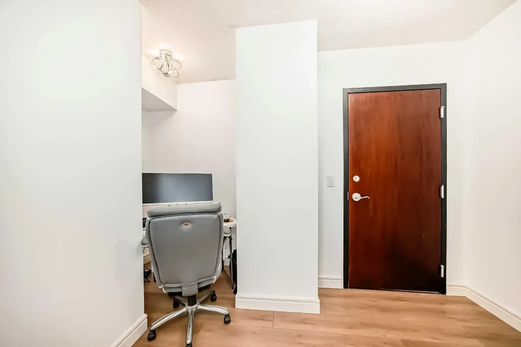 910 5 Avenue SW Calgary AB T2P 0C3