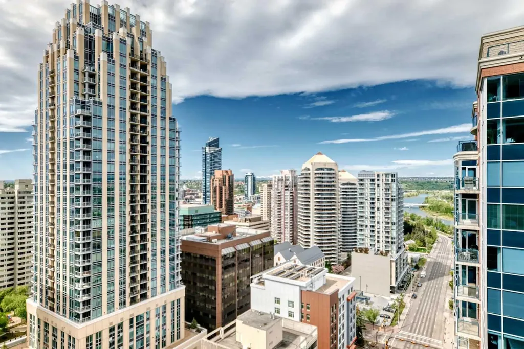 910 5 Avenue SW Calgary AB T2P 0C3