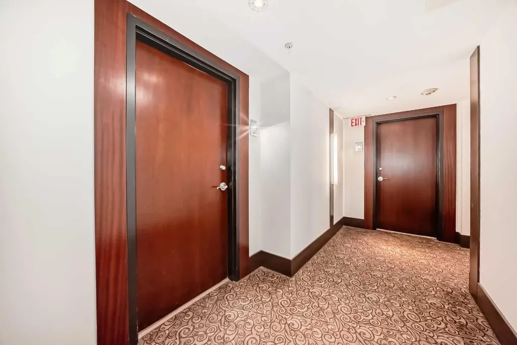 910 5 Avenue SW Calgary AB T2P 0C3