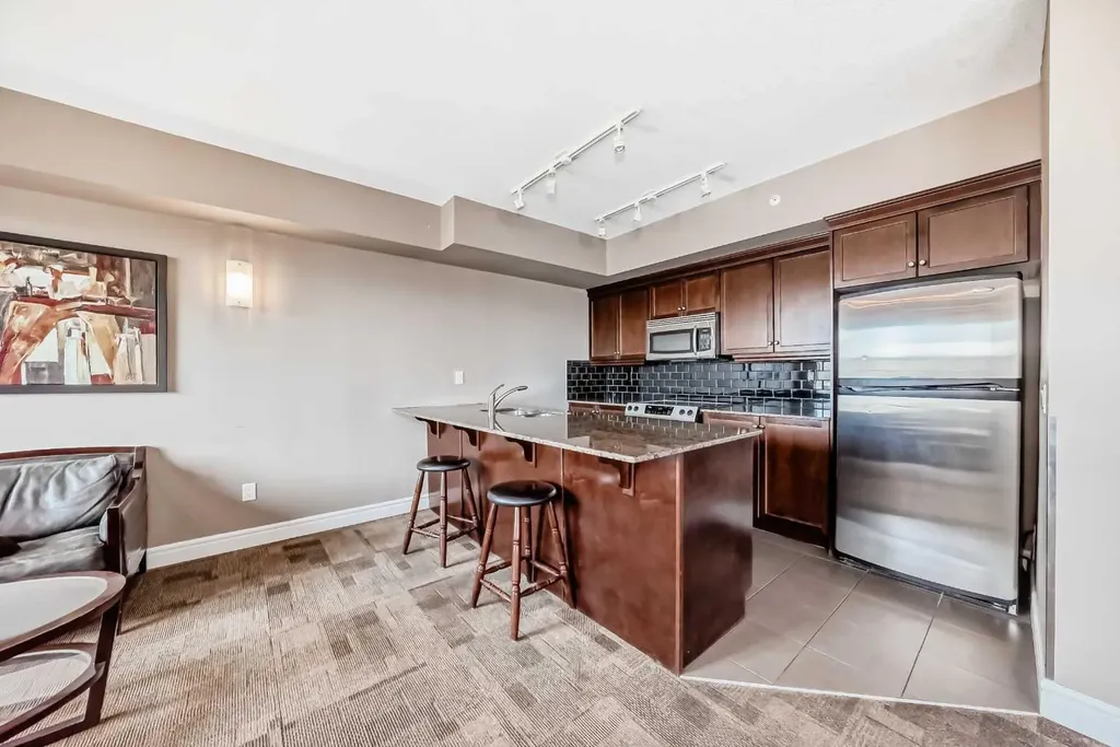 910 5 Avenue SW Calgary AB T2P 0C3