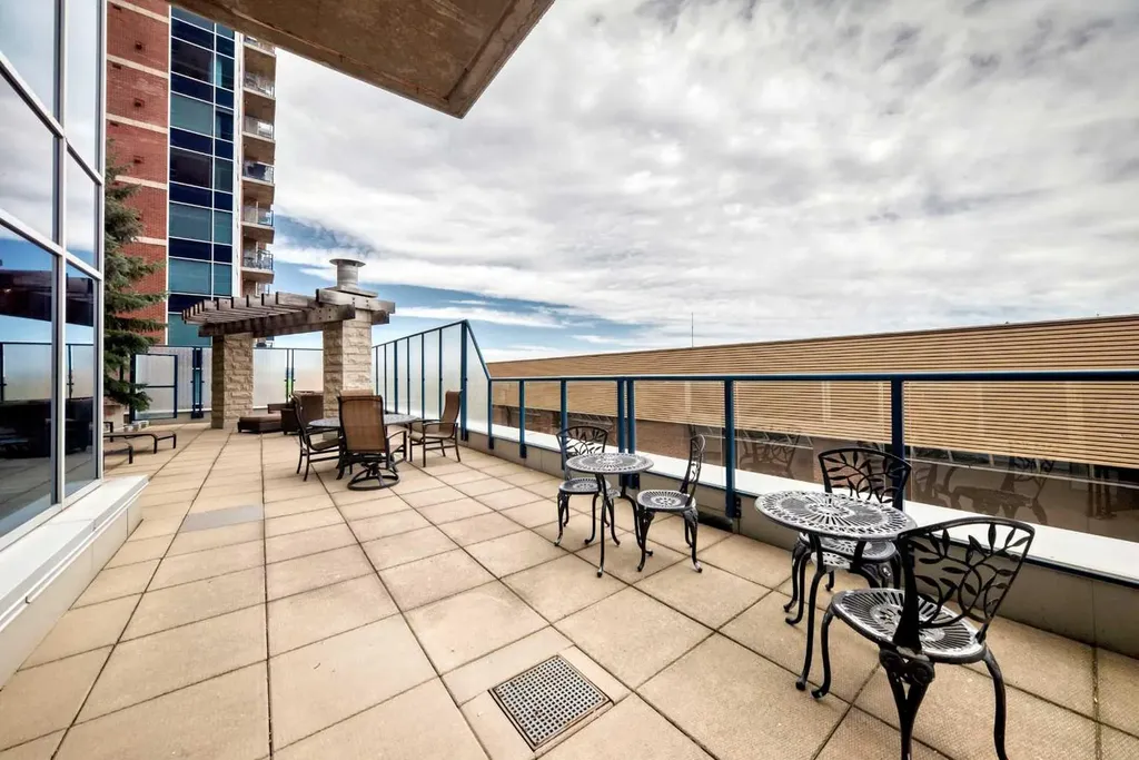 910 5 Avenue SW Calgary AB T2P 0C3