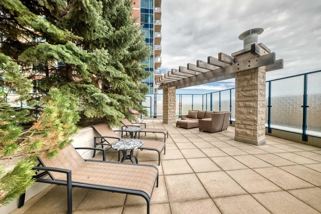 910 5 Avenue SW Calgary AB T2P 0C3