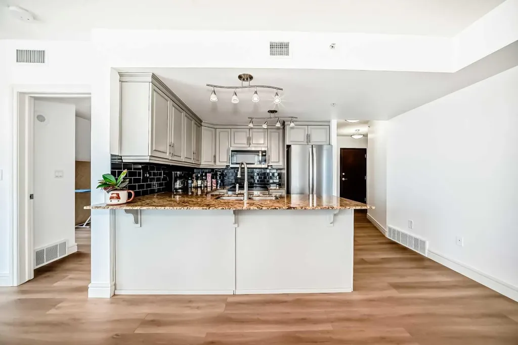 910 5 Avenue SW Calgary AB T2P 0C3