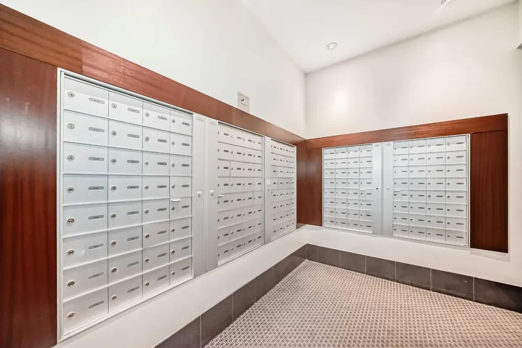 910 5 Avenue SW Calgary AB T2P 0C3