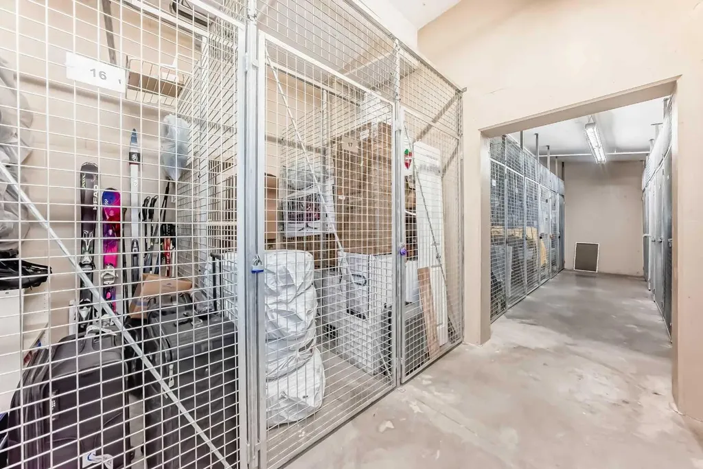 910 5 Avenue SW Calgary AB T2P 0C3
