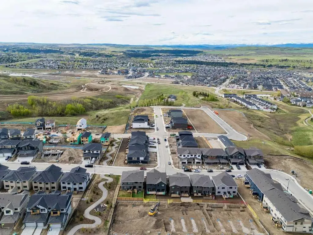 55 Heritage Manor Cochrane AB T4C 3K7