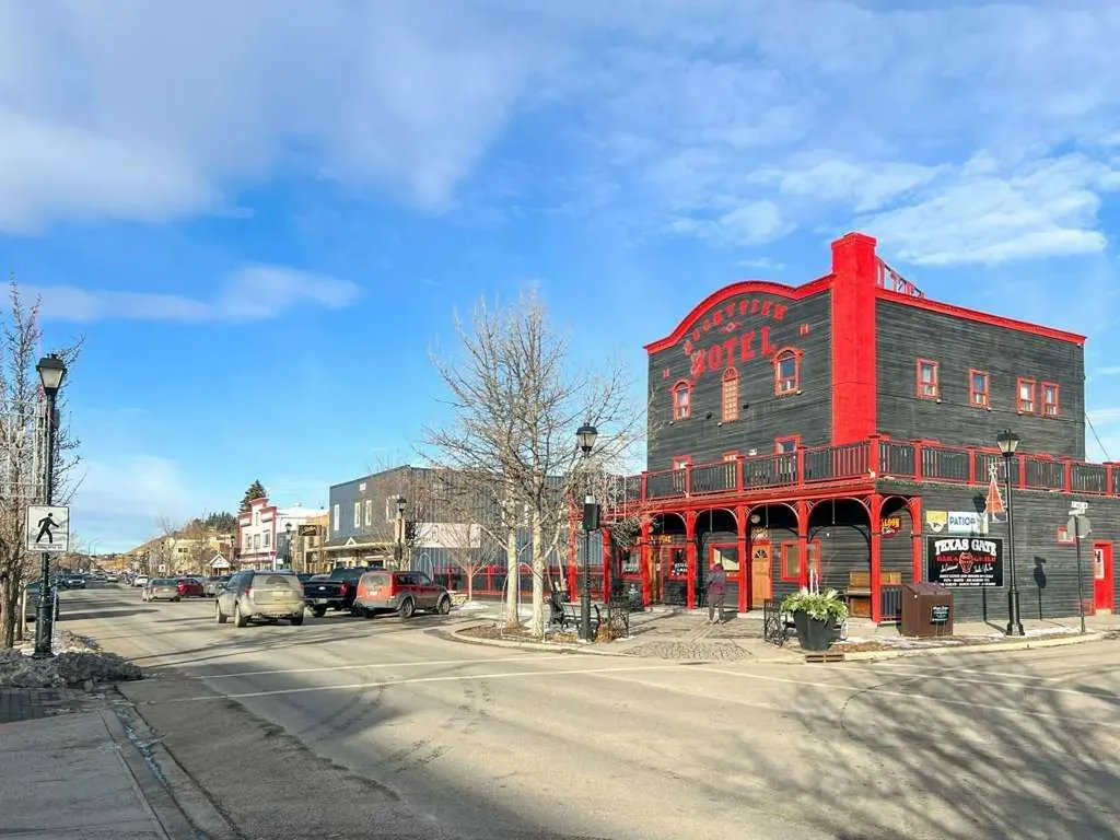55 Heritage Manor Cochrane AB T4C 3K7