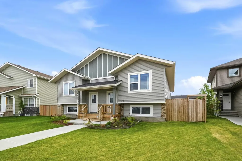 74 Ranchers Close Lacombe AB T4L 1E9