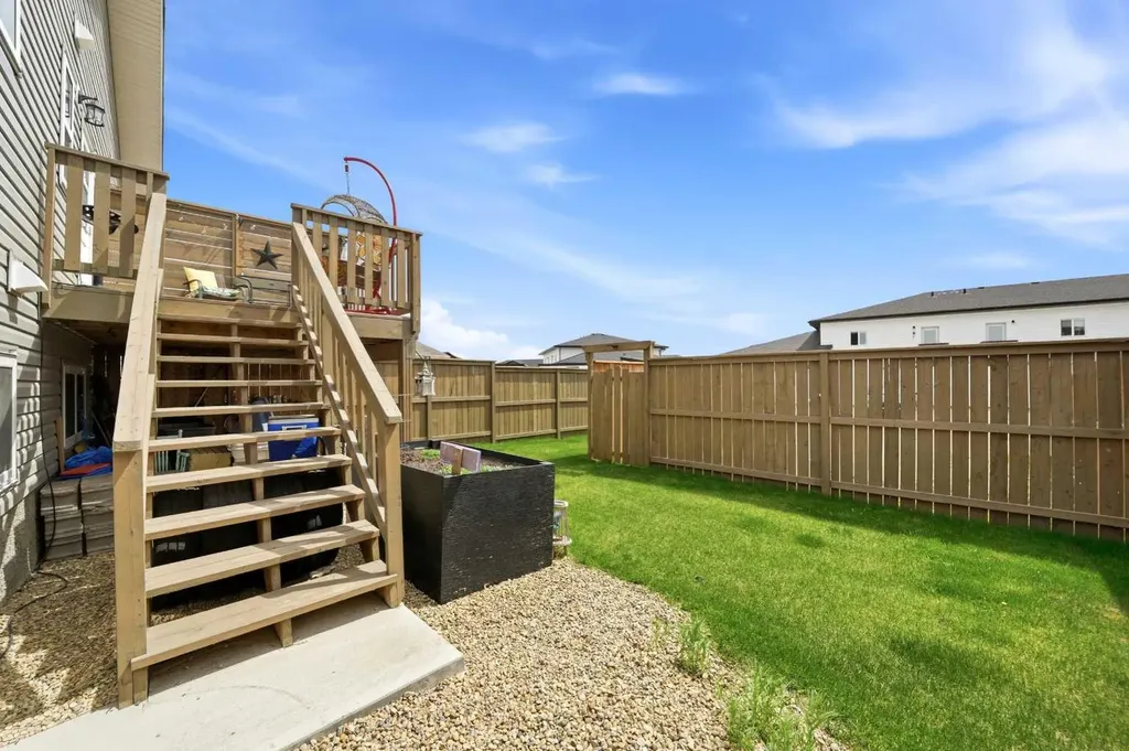 74 Ranchers Close Lacombe AB T4L 1E9