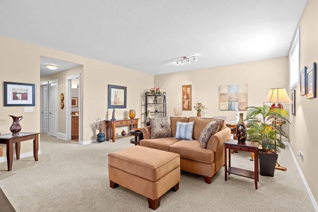 66 Cimarron Estates Green Okotoks AB T1S 0A4