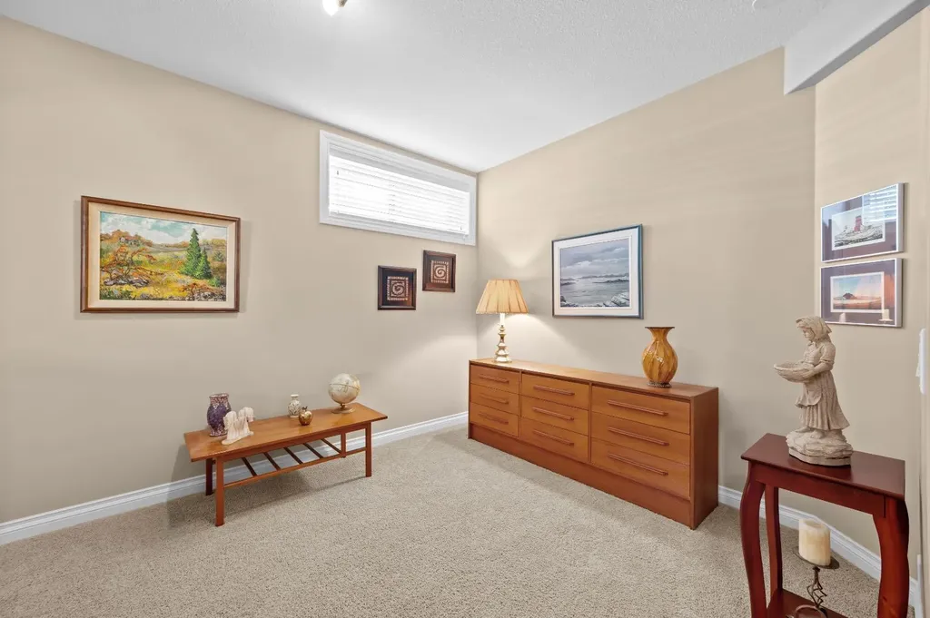 66 Cimarron Estates Green Okotoks AB T1S 0A4
