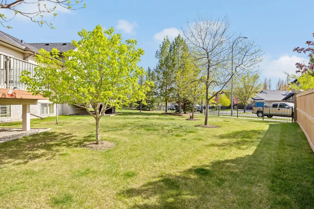 66 Cimarron Estates Green Okotoks AB T1S 0A4