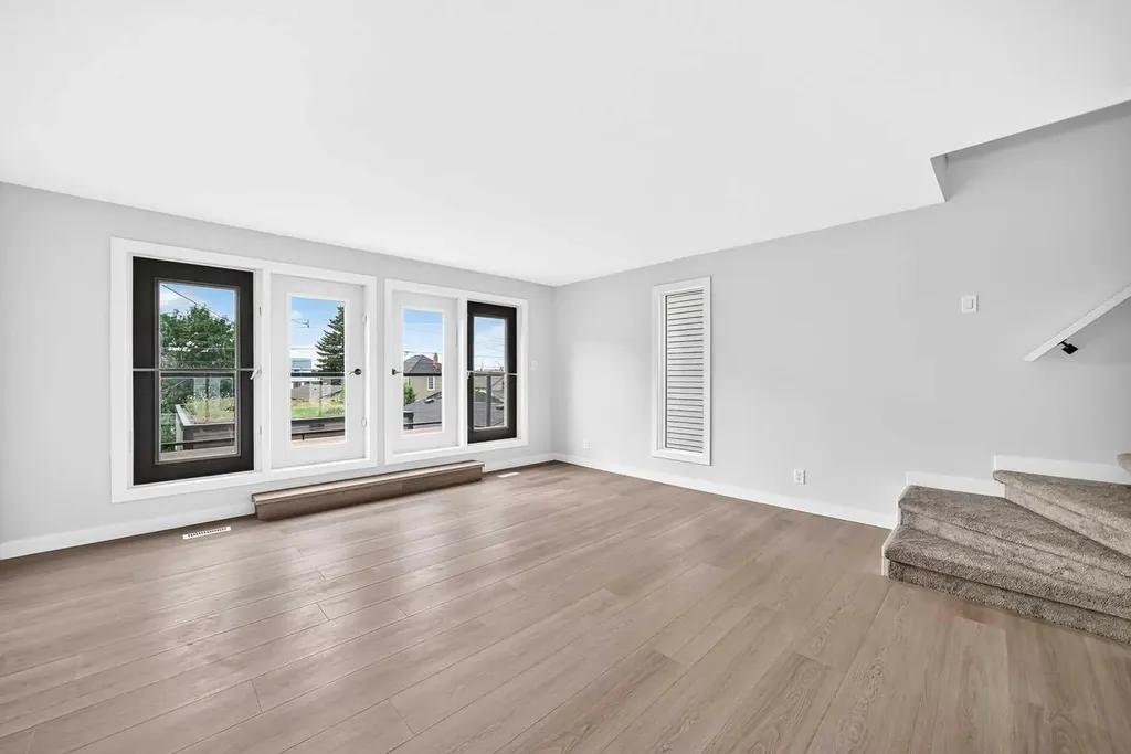 2208 Alexander Street SE Calgary AB T2G 4J6
