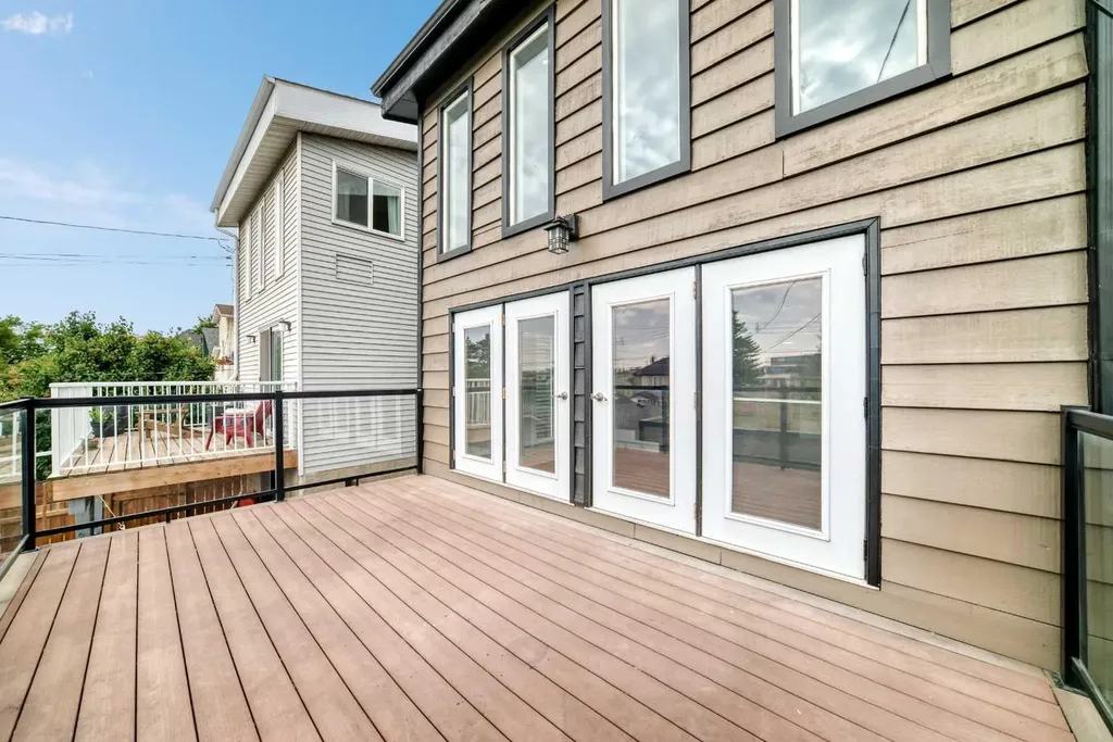 2208 Alexander Street SE Calgary AB T2G 4J6