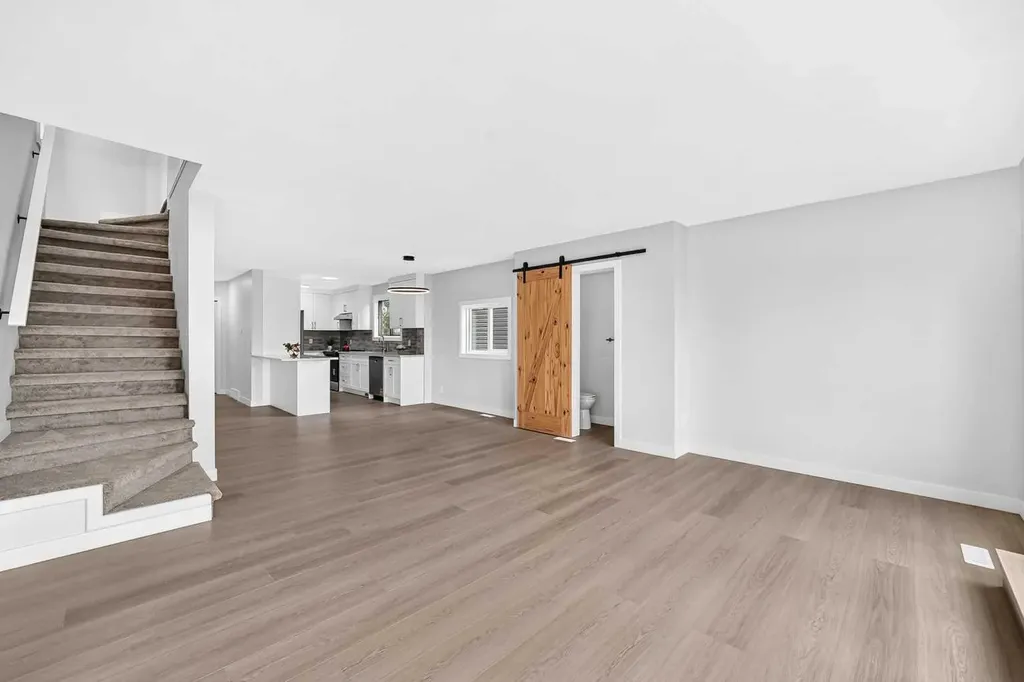 2208 Alexander Street SE Calgary AB T2G 4J6