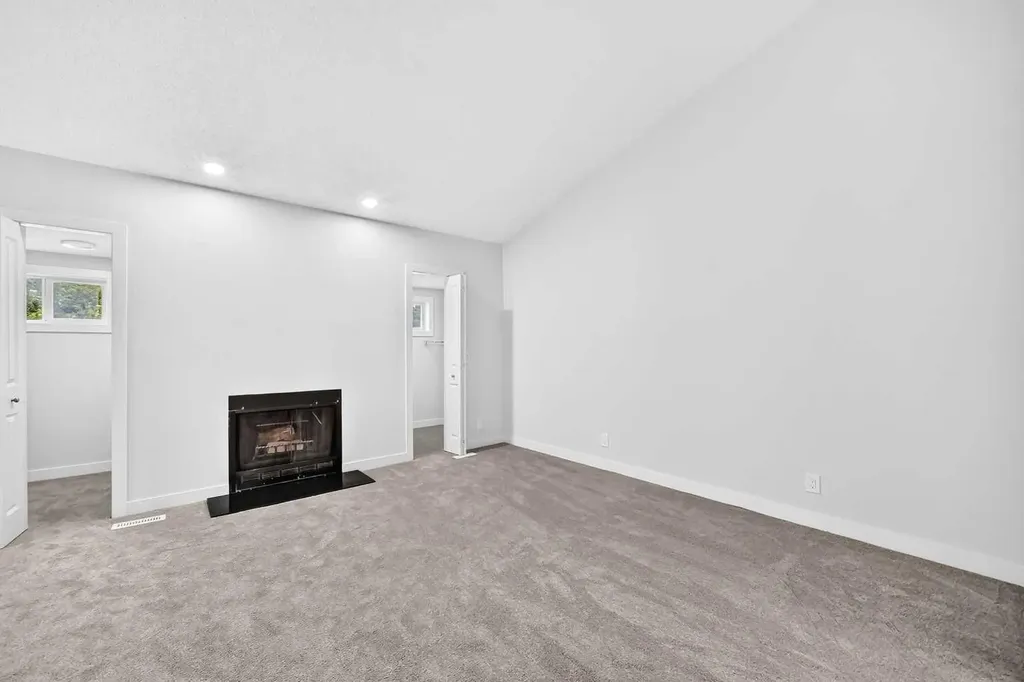 2208 Alexander Street SE Calgary AB T2G 4J6