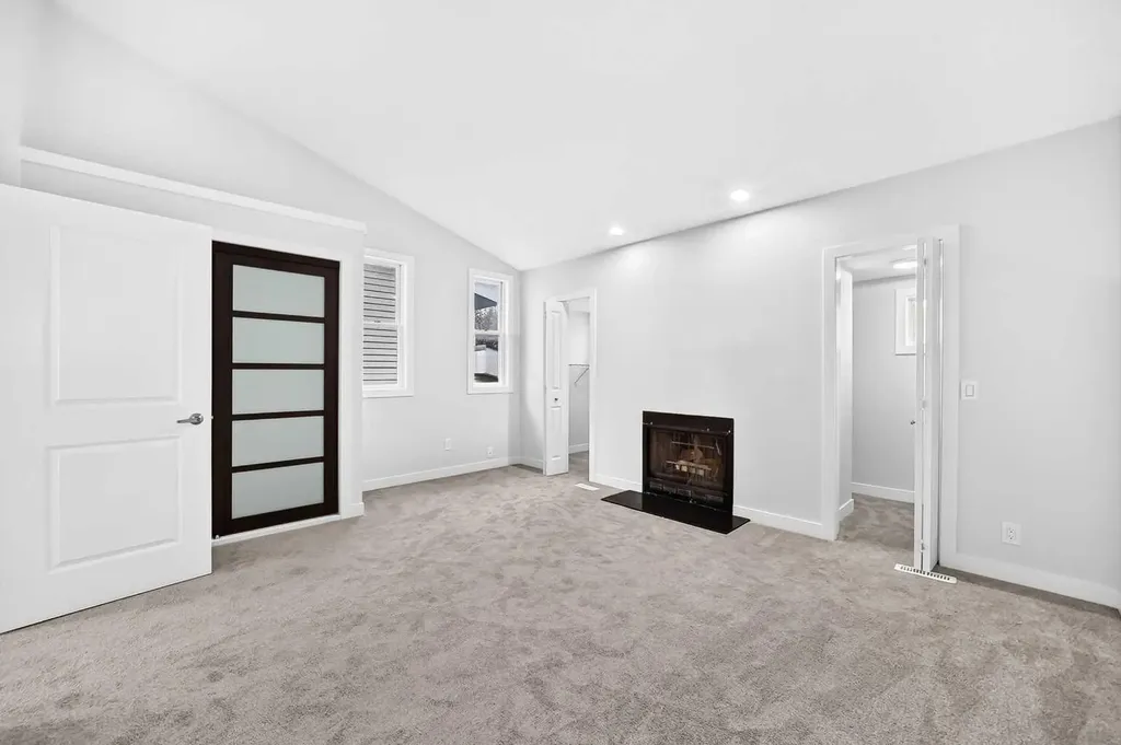 2208 Alexander Street SE Calgary AB T2G 4J6