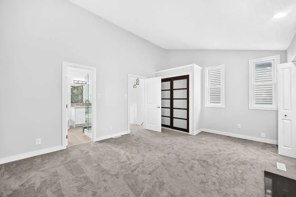 2208 Alexander Street SE Calgary AB T2G 4J6