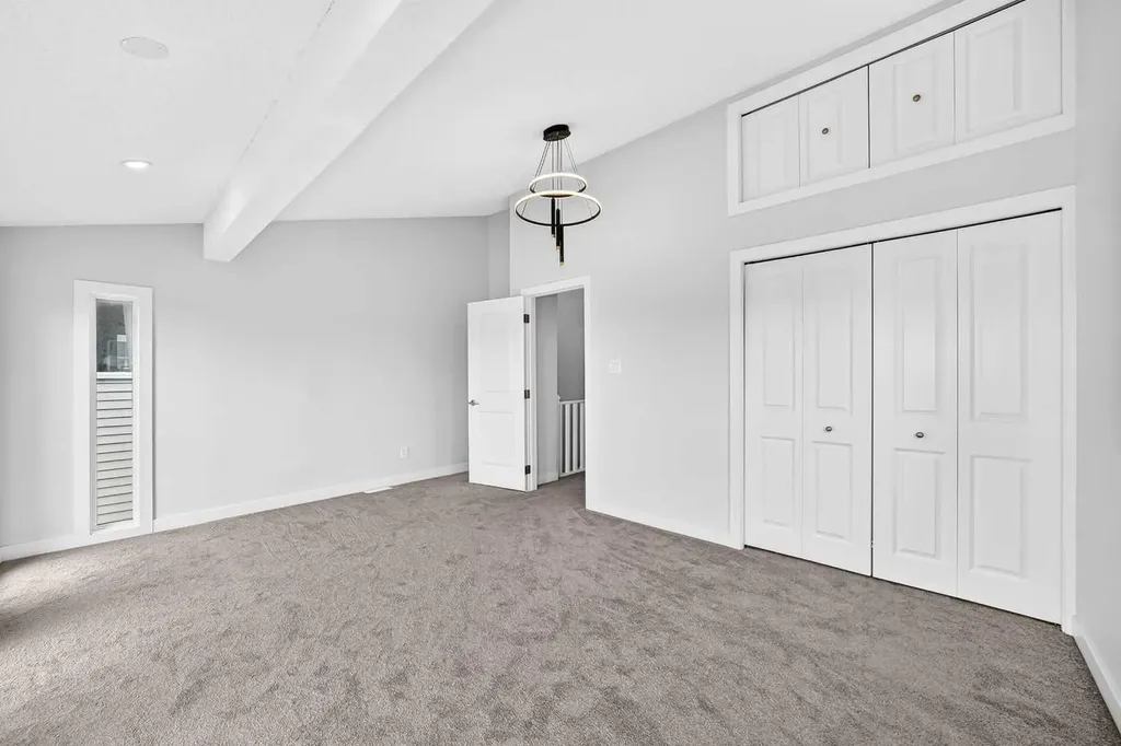 2208 Alexander Street SE Calgary AB T2G 4J6