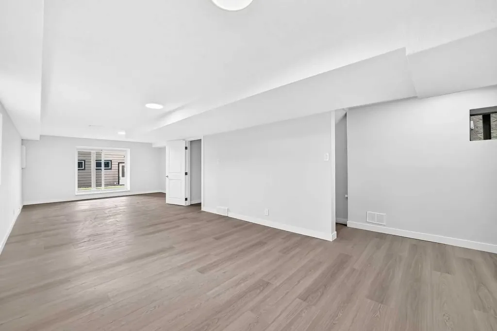2208 Alexander Street SE Calgary AB T2G 4J6