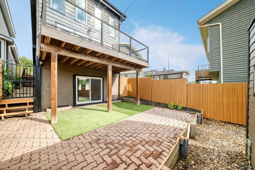 2208 Alexander Street SE Calgary AB T2G 4J6