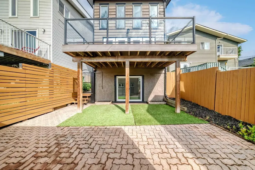 2208 Alexander Street SE Calgary AB T2G 4J6